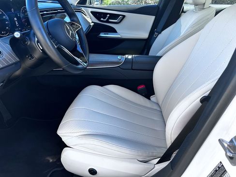Used 2025 Mercedes-Benz E 350 4MATIC Sedan image 20