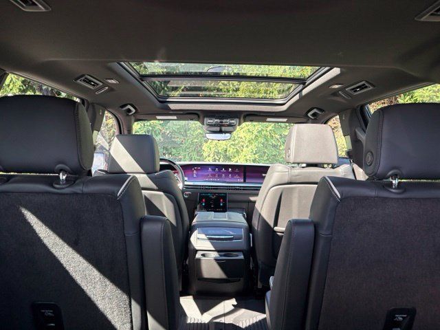 Certified 2026 Cadillac Escalade Luxury w/ Touring Package AWD/4WD image 8