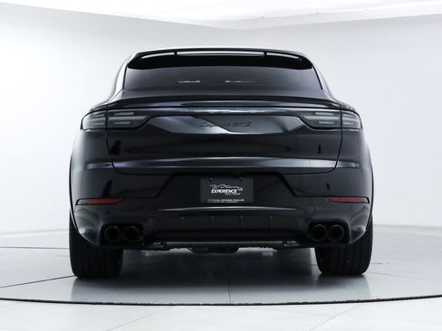 Used 2023 Porsche Cayenne GTS AWD/4WD image 4