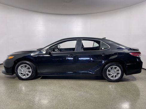 Used 2020 Toyota Camry LE FWD image 8