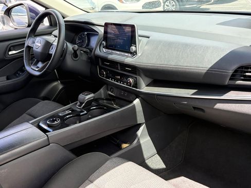 Used 2025 Nissan Rogue SV AWD/4WD image 26