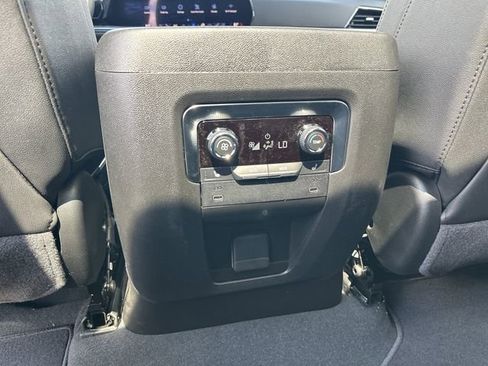 New 2026 Chevrolet Suburban Premier w/ Sun And Tow Package AWD/4WD image 22