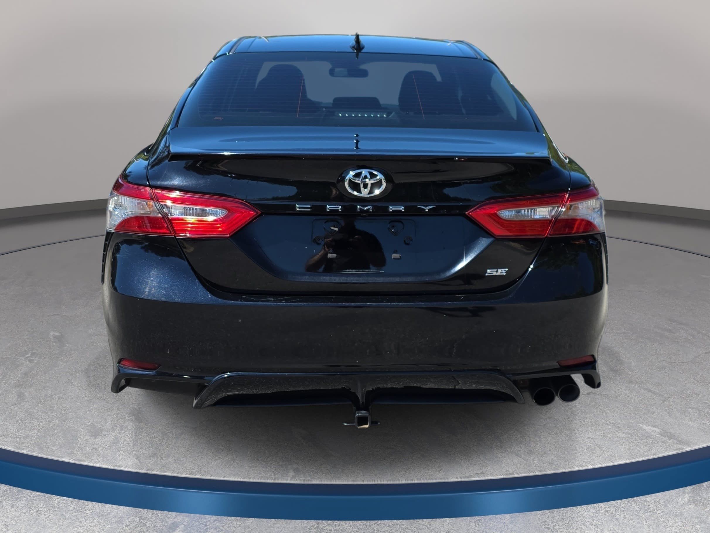 Used 2019 Toyota Camry SE FWD image 6