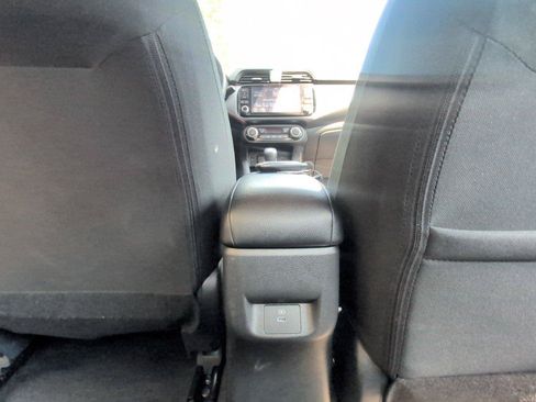 Used 2024 Nissan Versa SR FWD image 33