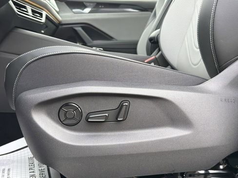 New 2026 Volkswagen Tiguan SE R-Line FWD image 24