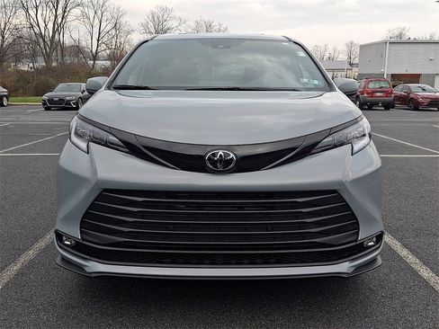 New 2026 Toyota Sienna XLE Woodland Edition image 2