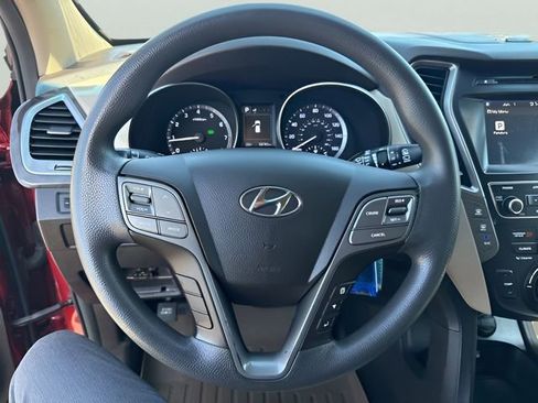 Used 2017 Hyundai Santa Fe SE AWD/4WD image 13