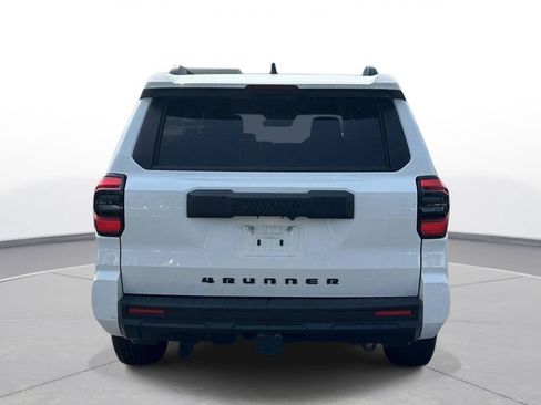 Used 2025 Toyota 4Runner SR5 AWD/4WD image 7
