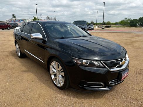 Used 2017 Chevrolet Impala Premier w/ Enhanced Convenience Package image 3