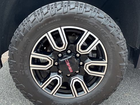 Used 2022 GMC Sierra 3500 AT4 w/ AT4 Premium Plus Package AWD/4WD image 14