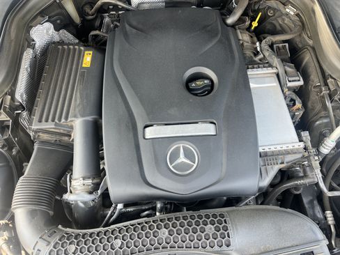 Certified 2019 Mercedes-Benz GLC 300 4MATIC image 36