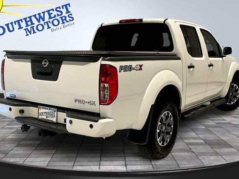 Used 2019 Nissan Frontier PRO-4X image 6