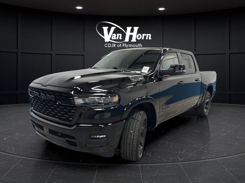 New 2026 RAM 1500 4x4 Crew Cab image 3