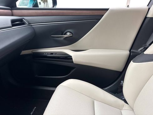 Certified 2025 Lexus ES 350 w/ Premium Package FWD image 22