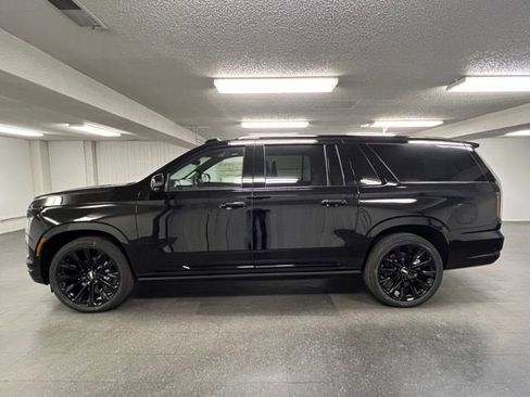 New 2026 Cadillac Escalade ESV Platinum Sport w/ LPO, ONYX Package AWD/4WD image 2