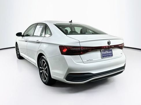 Used 2025 Volkswagen Jetta SE w/ Sunroof Package FWD image 6