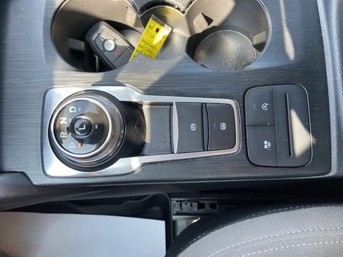 Used 2022 Ford Escape SE image 15