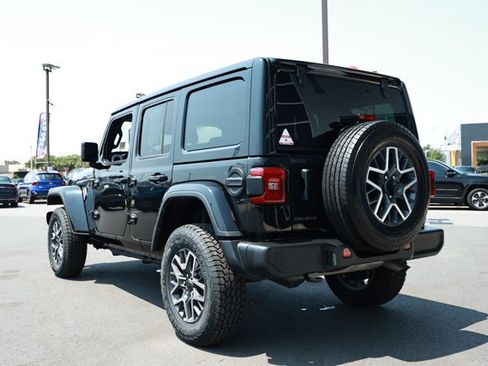 Certified 2025 Jeep Wrangler Unlimited Sahara AWD/4WD image 8