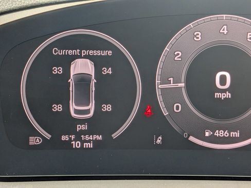 Used 2025 Porsche Cayenne Coupe image 17