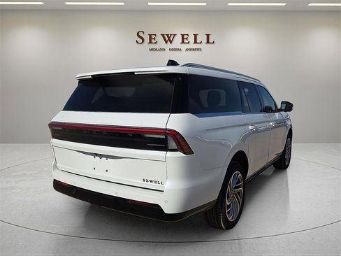 New 2026 Lincoln Navigator L Reserve image 5