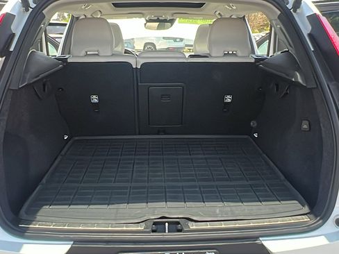 Used 2022 Volvo XC40 T4 Inscription w/ Advanced Package image 14