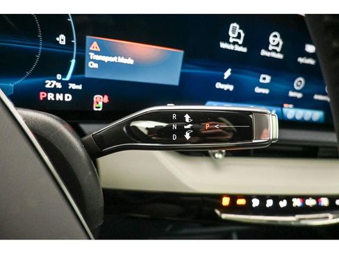 New 2026 Cadillac Optiq Luxury 2 image 27