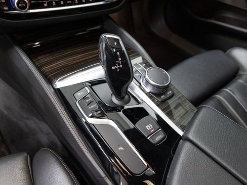 Used 2018 BMW 540i RWD image 18