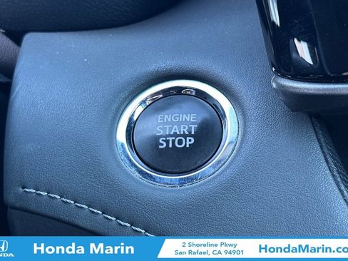 Used 2023 Toyota Highlander L image 28