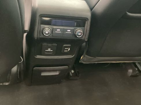 Used 2019 GMC Acadia SLT w/ LPO, Floor Liner Package image 24