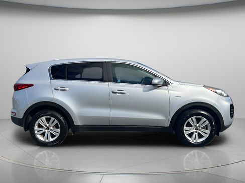 Used 2017 Kia Sportage LX AWD/4WD image 8