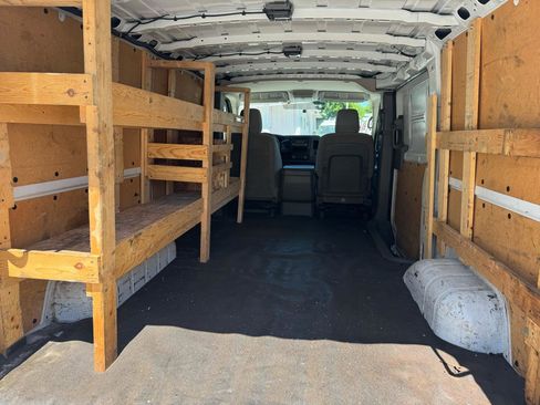 Used 2018 Nissan NV 2500 SV RWD image 22