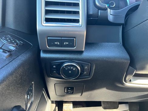 Used 2016 Ford F150 Limited w/ Trailer Tow Package image 23