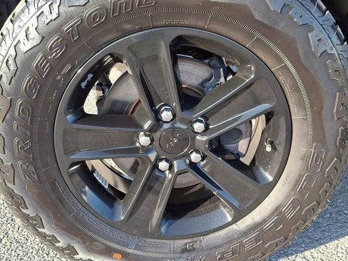 Used 2023 Jeep Wrangler Unlimited Sahara AWD/4WD image 10