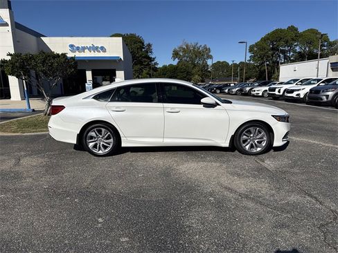 Certified 2020 Honda Accord LX image 4
