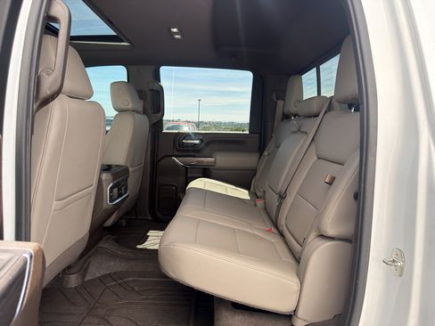 Used 2021 Chevrolet Silverado 2500 LTZ w/ LTZ Convenience Package AWD/4WD image 32