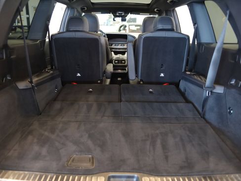 Used 2024 Mercedes-Benz GLS 450 4MATIC image 7