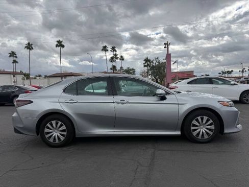 Used 2022 Toyota Camry LE FWD image 2