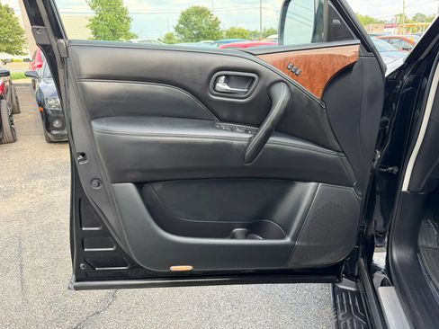 Used 2018 INFINITI QX80 4WD w/ Driver Assistance Package image 12