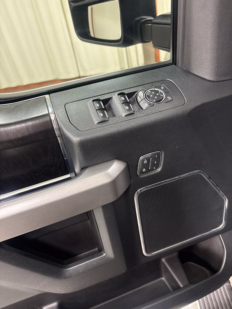 Used 2018 Ford F150 Platinum w/ Equipment Group 701A Luxury AWD/4WD image 19