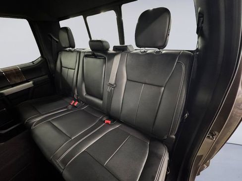 Used 2019 Ford F150 Lariat image 13