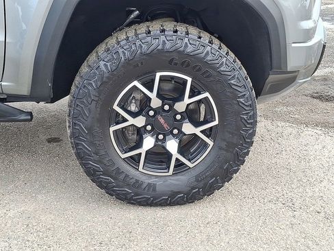 Used 2023 GMC Canyon AT4X image 12