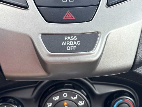 Used 2013 Ford Fiesta SE FWD image 6