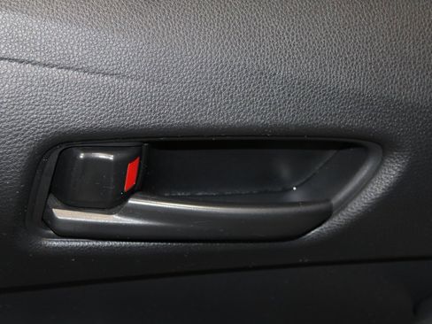 Used 2022 Toyota Corolla LE image 8