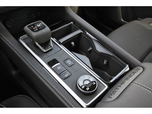 New 2026 Nissan Pathfinder SL w/ SL Premium Package image 24