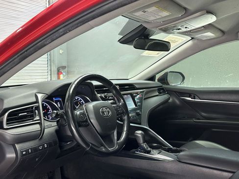 Used 2019 Toyota Camry SE w/ Protection Package (Q2) FWD image 16