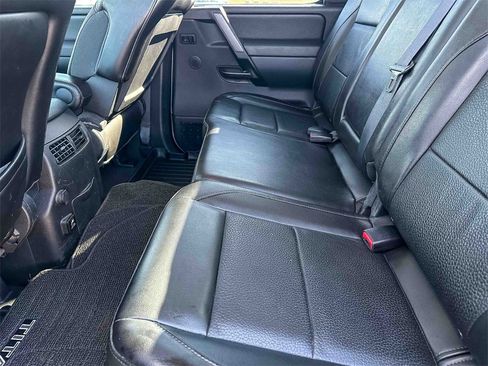 Used 2014 Nissan Titan SL image 18