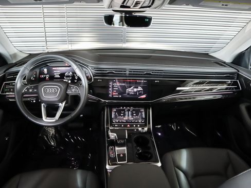 Certified 2025 Audi Q8 Premium Plus w/ Premium Plus Package AWD/4WD image 10