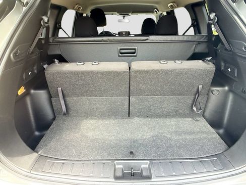 Used 2024 Mitsubishi Outlander ES FWD image 25