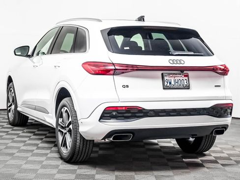 Certified 2025 Audi Q5 Premium w/ Convenience Package AWD/4WD image 2