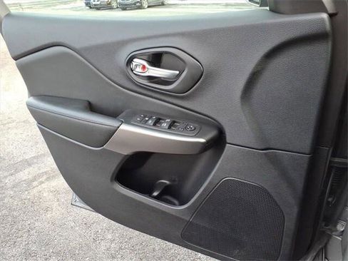 Certified 2022 Jeep Cherokee Latitude Lux image 16